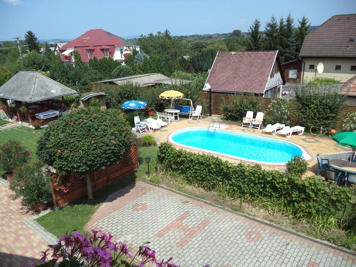 Hotel Holp Panzio Balatonföldvár Exterior foto